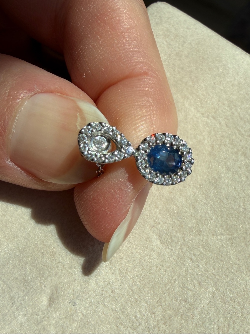 Natural Blue Sapphire & Diamond Necklace – 18K White Gold – September Birthstone - Picture 5 of 8
